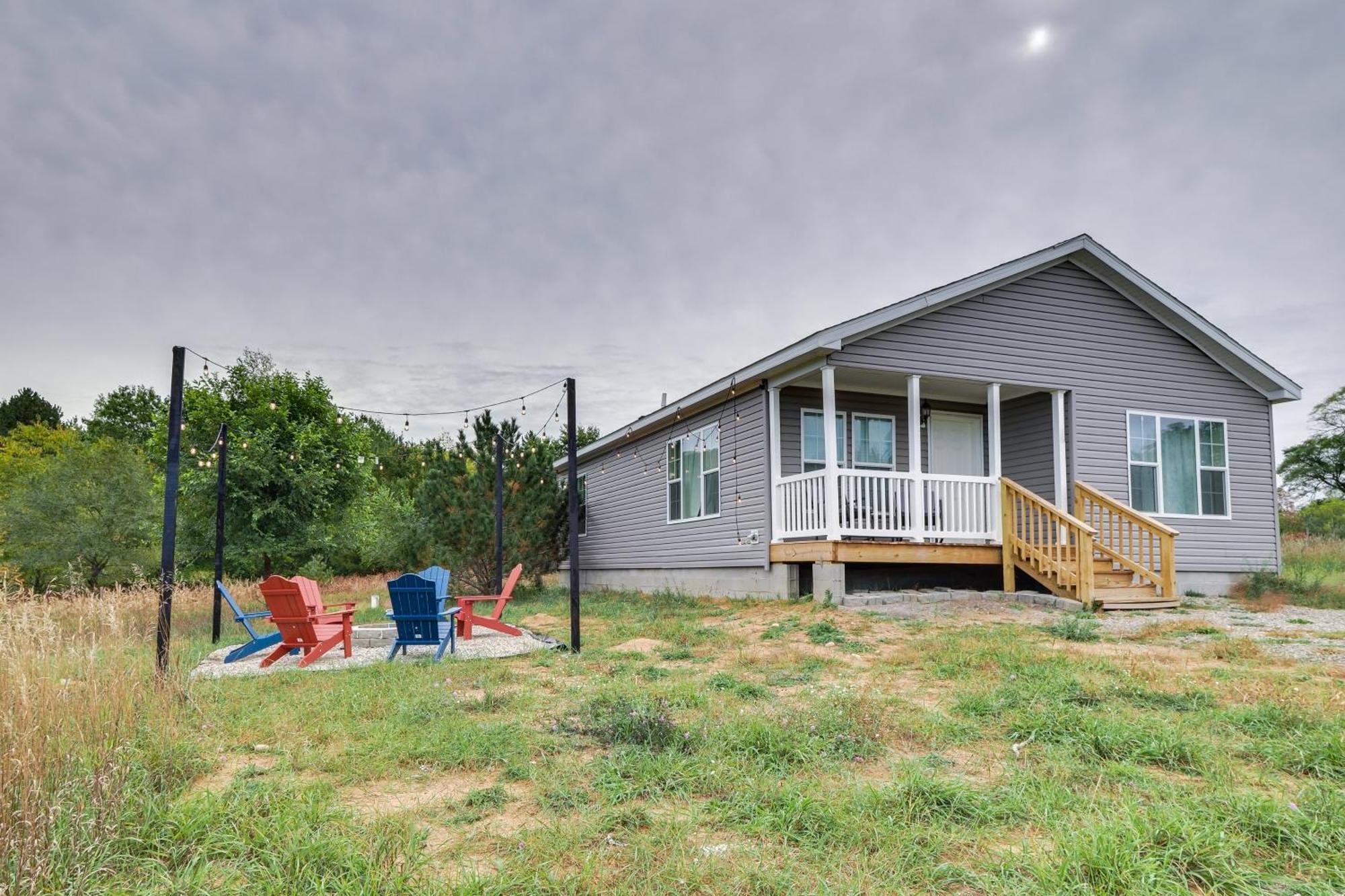 Family Home In Rapid City About 4 Mi To Torch Lake! Exterior photo